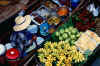 Floating_Market_3.jpg (119661 bytes)