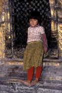 Temple Girl.jpg (68698 bytes)